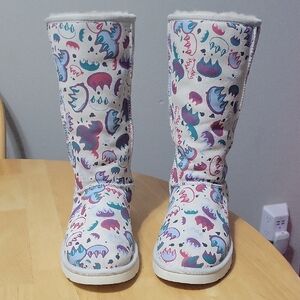 Rare, Overstock Graffiti Claw Print Ugg Boots New